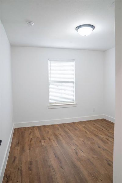 Spacious, unfurnished interior of a new home in , Bonham (Image 10).