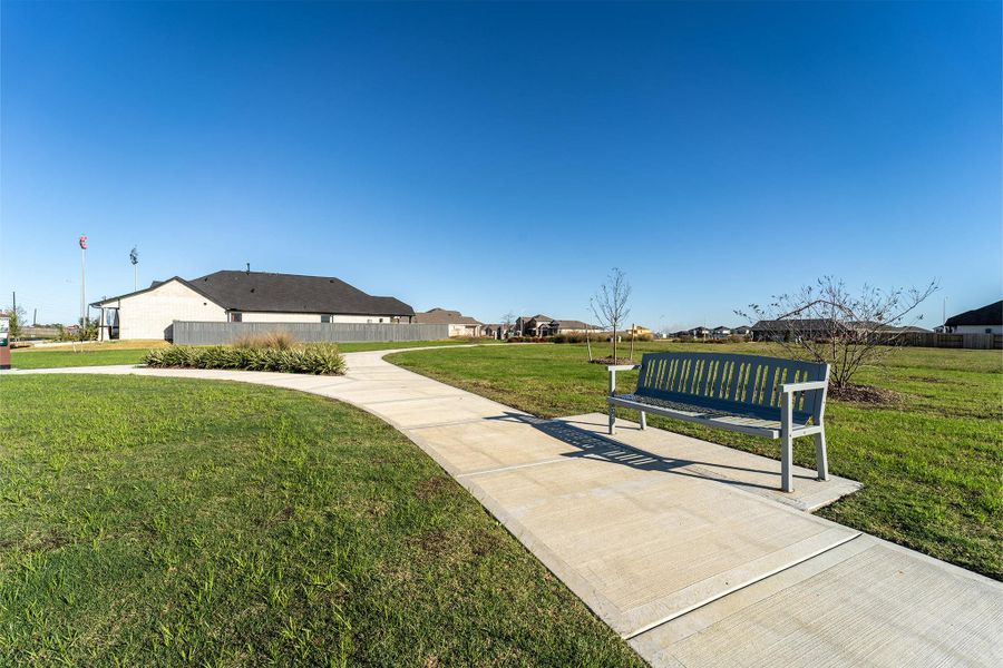 Community amenities in Bay Creek, Baytown (Image 35).