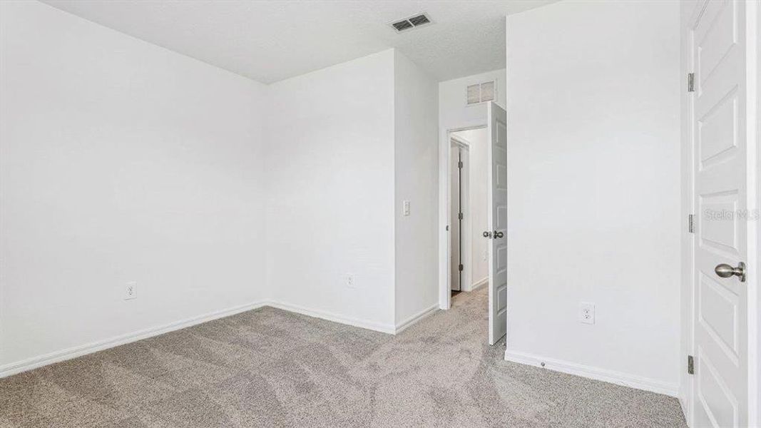 Spacious, unfurnished interior of a new home in , Winter Haven (Image 18).