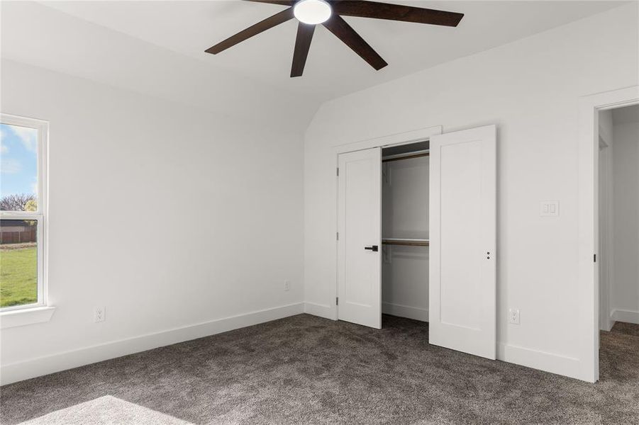 Spacious, unfurnished interior of a new home in , Sherman (Image 38).