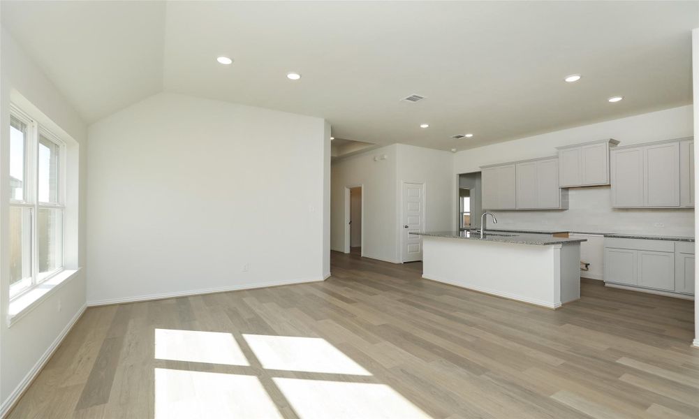 Image 13 of a home in River Ranch.