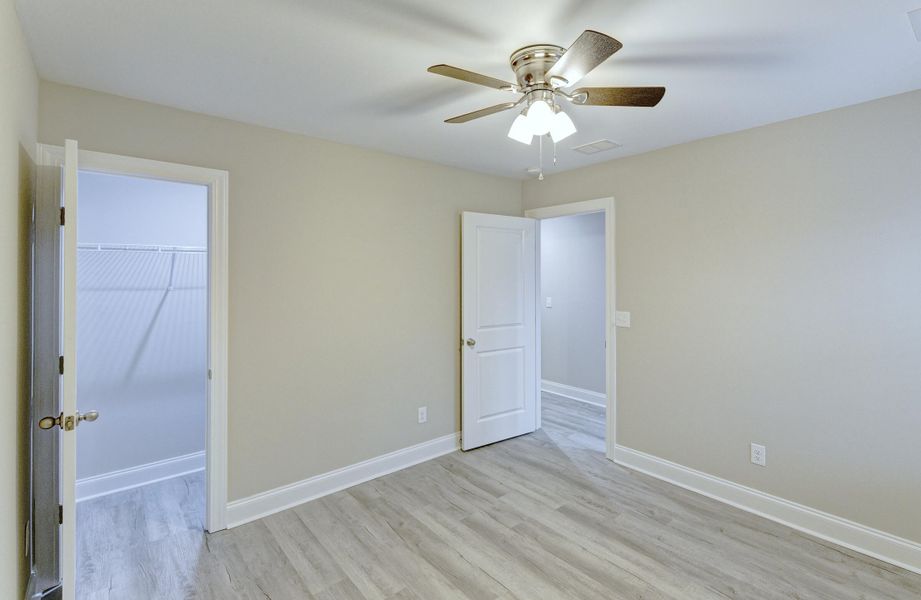 Spacious, unfurnished interior of a new home in , Summerville (Image 29).