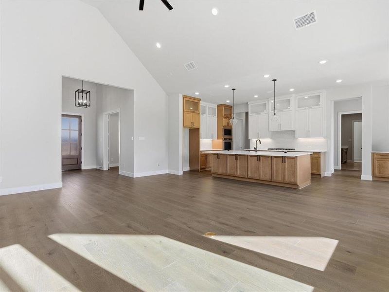 Spacious, unfurnished interior of a new home in Capitol Hill, Anna (Image 22).