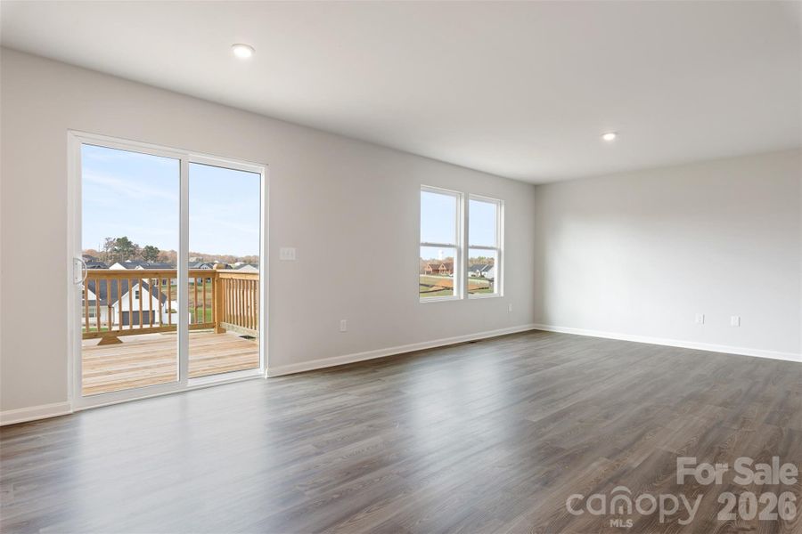 Spacious, unfurnished interior of a new home in Riverdale Hills, Spartanburg (Image 14).