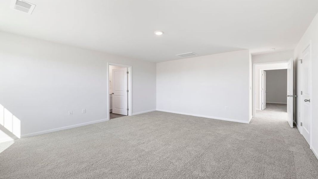 Spacious, unfurnished interior of a new home in Baxter Village, Boiling Springs (Image 29).