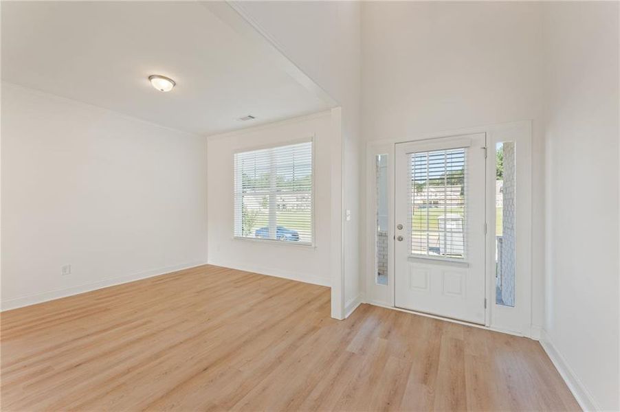 Spacious, unfurnished interior of a new home in Clark Farms, Flowery Branch (Image 9).