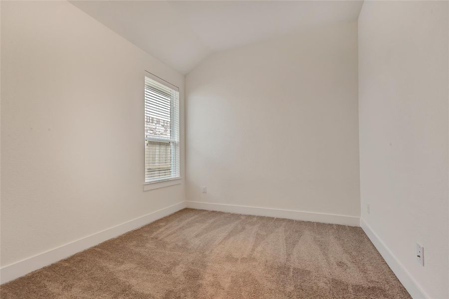 Spacious, unfurnished interior of a new home in Cross Creek Ranch 45′, Fulshear (Image 22).