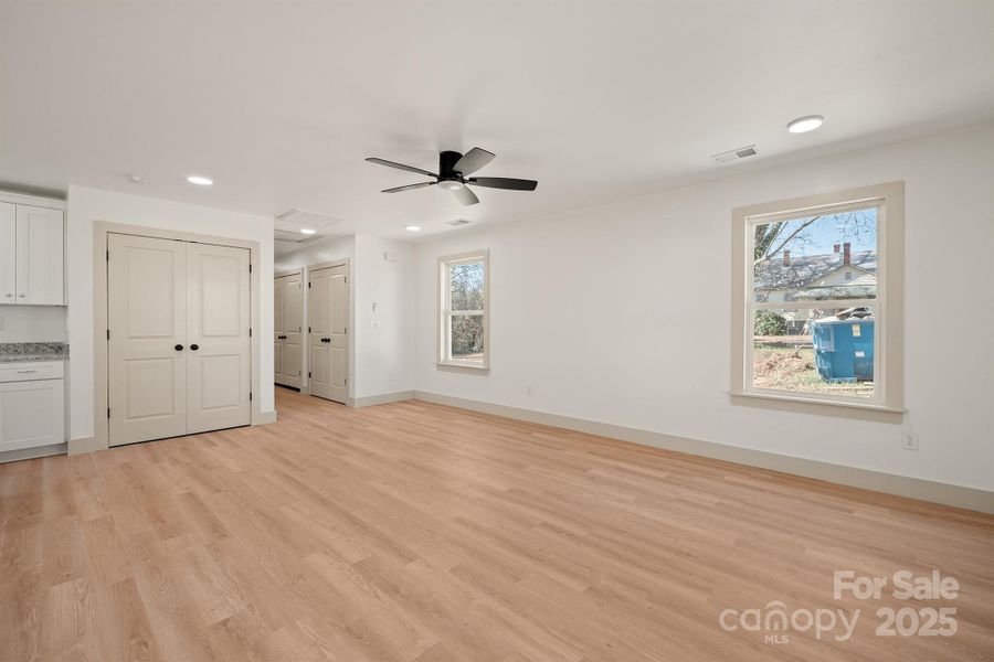 Spacious, unfurnished interior of a new home in , Newton (Image 26).