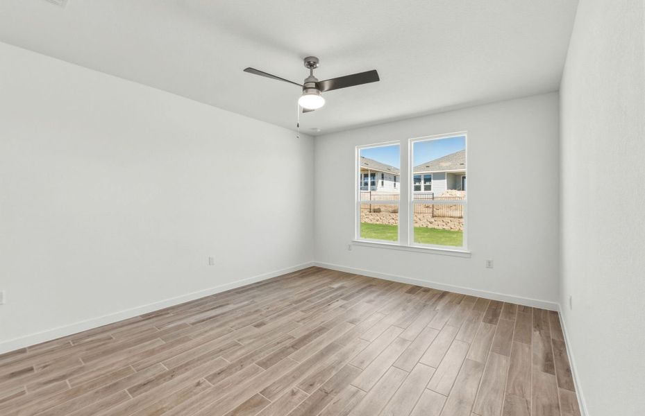 Spacious, unfurnished interior of a new home in Sun City Texas, Georgetown (Image 14).