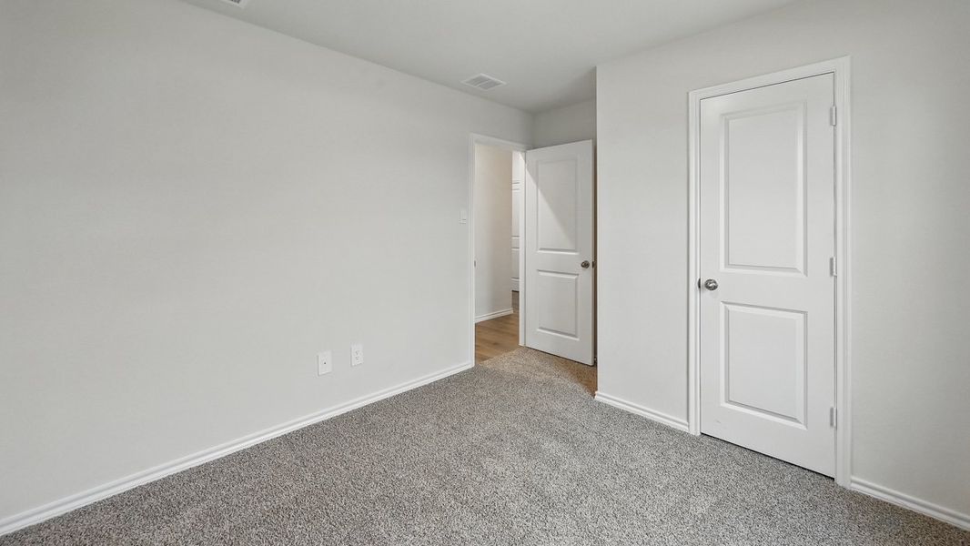 Spacious, unfurnished interior of a new home in Oak Valley Estates, Bullard (Image 22).
