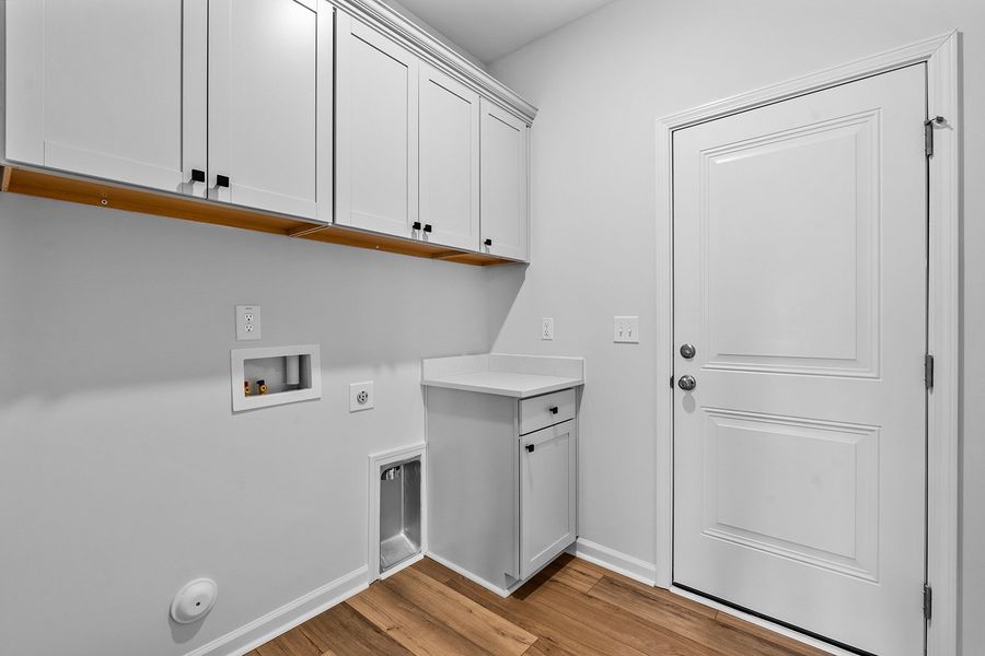 Furnished interior view inside a new home in Brooke Hill, Lewisville (Image 16). Furnished interior view inside a new home in Brooke Hill, Lewisville (Image 16).