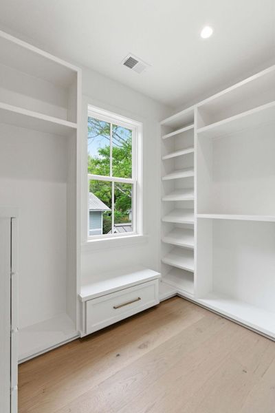Spacious, unfurnished interior of a new home in , Mount Pleasant (Image 19).