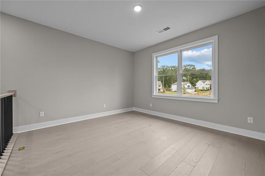 Spacious, unfurnished interior of a new home in Ellis, Marietta (Image 19).