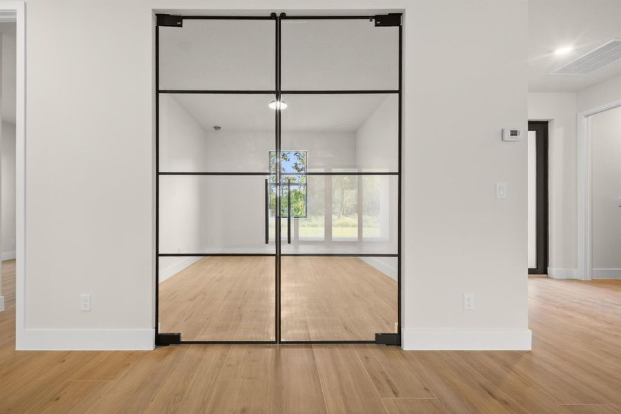 Spacious, unfurnished interior of a new home in , Port St. Lucie (Image 23).