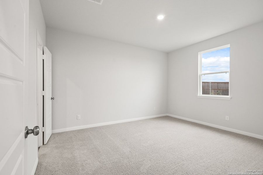 Spacious, unfurnished interior of a new home in Katzer Ranch, Converse (Image 18).