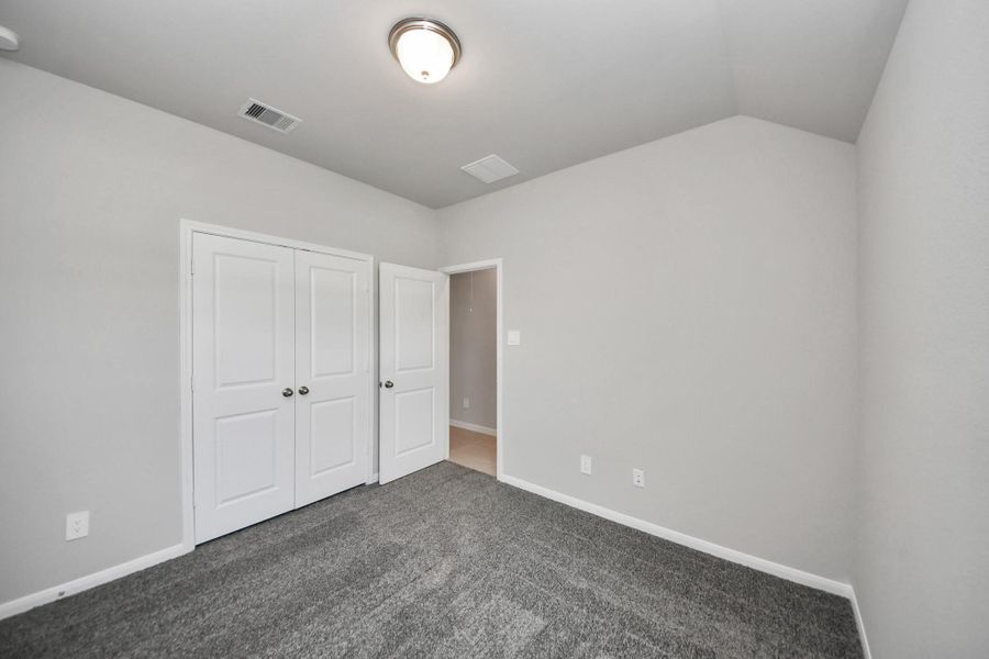 Spacious, unfurnished interior of a new home in Montgomery Ridge: Founders Collection, Conroe (Image 30).