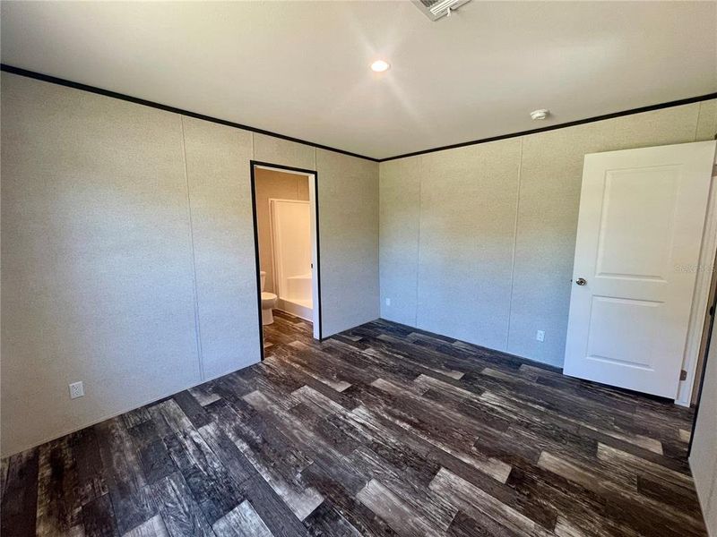 Spacious, unfurnished interior of a new home in , Ocala (Image 19).