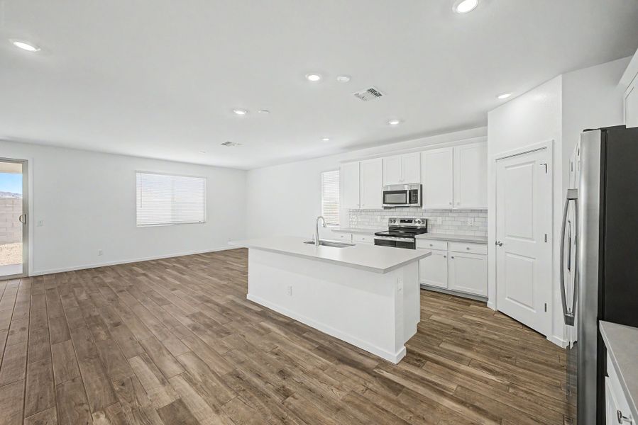 Furnished interior view inside a new home in Copper Falls, Buckeye (Image 4).
