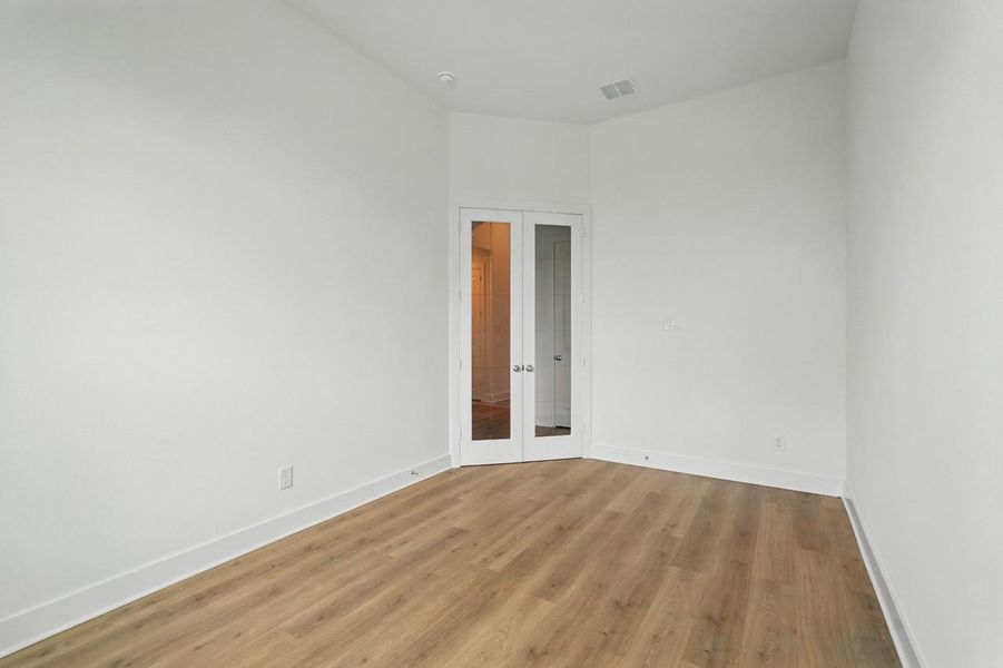 Spacious, unfurnished interior of a new home in Riceland: 65ft. lots, Mont Belvieu (Image 19).