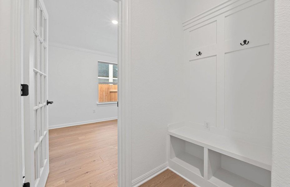 Spacious, unfurnished interior of a new home in West Cypress Hills, Spicewood (Image 20).