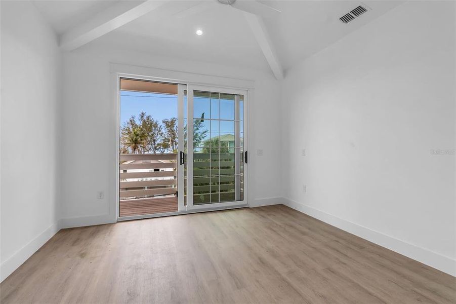 Spacious, unfurnished interior of a new home in , Bradenton Beach (Image 35).