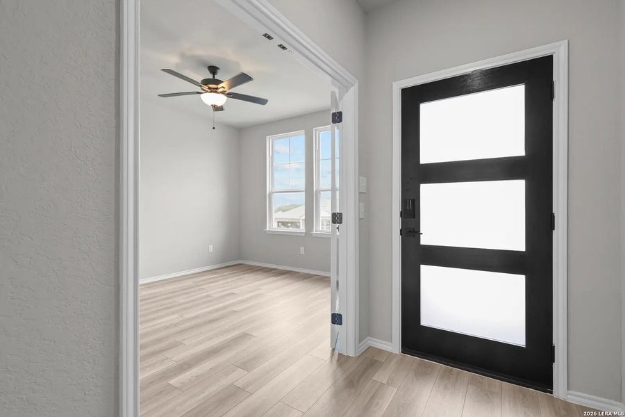 Spacious, unfurnished interior of a new home in Comanche Ridge, San Antonio (Image 17). Spacious, unfurnished interior of a new home in Comanche Ridge, San Antonio (Image 17).