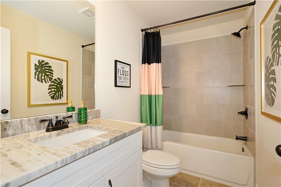 Furnished interior view inside a new home in Hellen Valley, Braselton (Image 24).