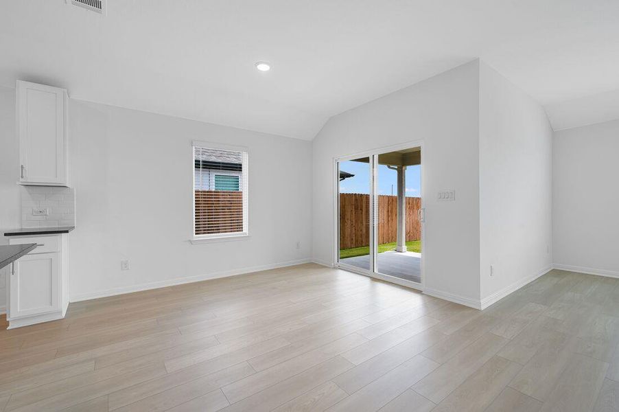 208 Crumpton Way - Ready Now! 208 Crumpton Way - Ready Now!