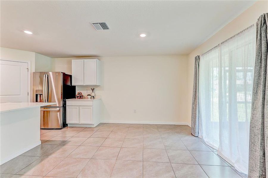 Furnished interior view inside a new home in , Spring Hill (Image 36).