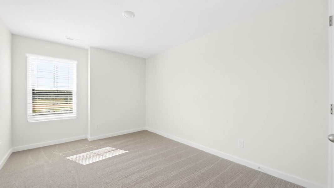 Spacious, unfurnished interior of a new home in Johnson Farms, Greeneville (Image 16).