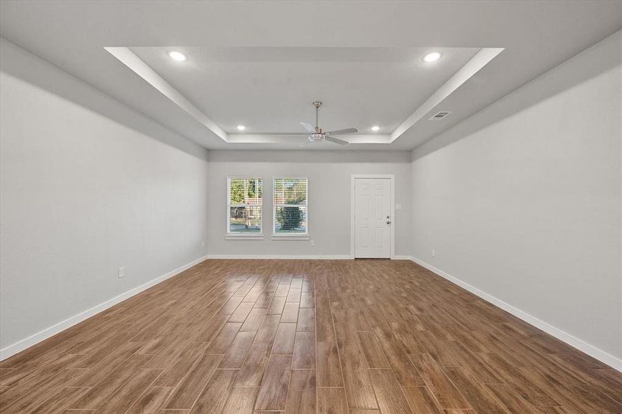 Spacious, unfurnished interior of a new home in , Corsicana (Image 15).