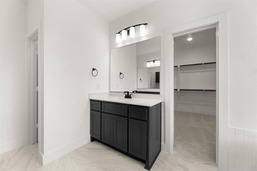 1115 Willow Lake-Primary Suite-4