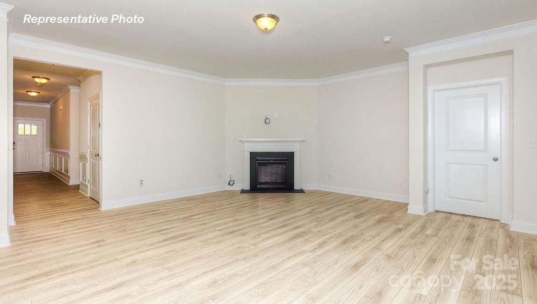 Spacious, unfurnished interior of a new home in Sylvan Creek, Denver (Image 10).