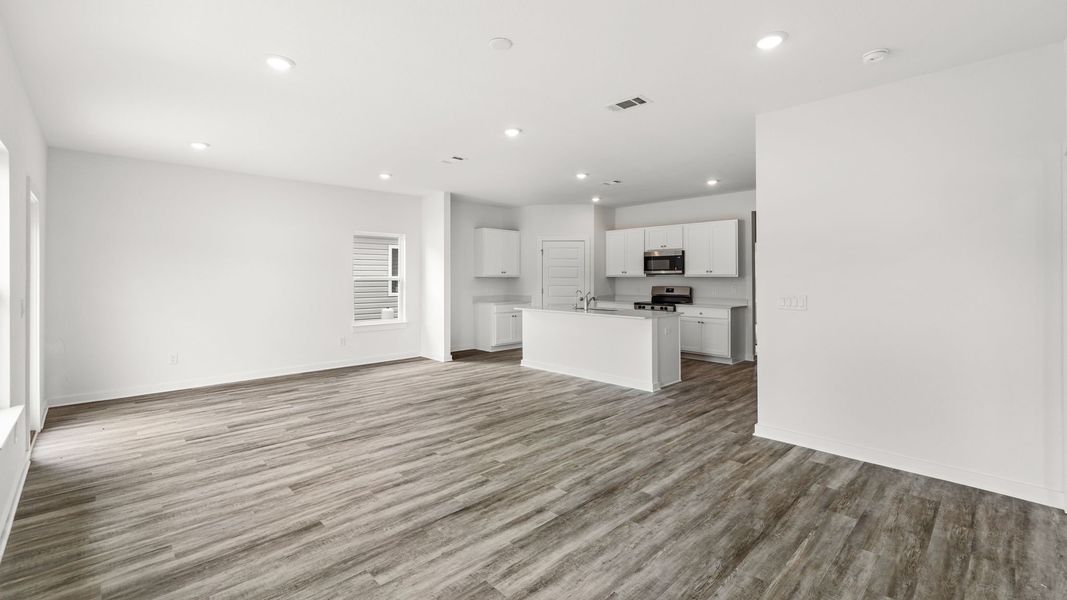 Representative unfurnished interior of a home built from the Walker by D.R. Horton in Ashton Park Phase III, Freeport (Image 22).