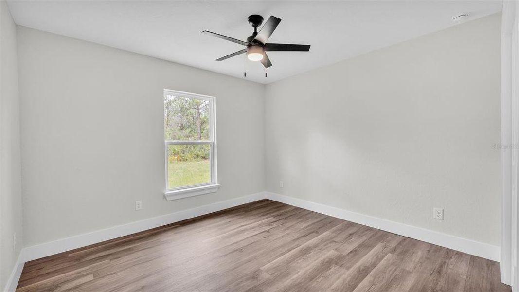 Spacious, unfurnished interior of a new home in , Sebring (Image 20).