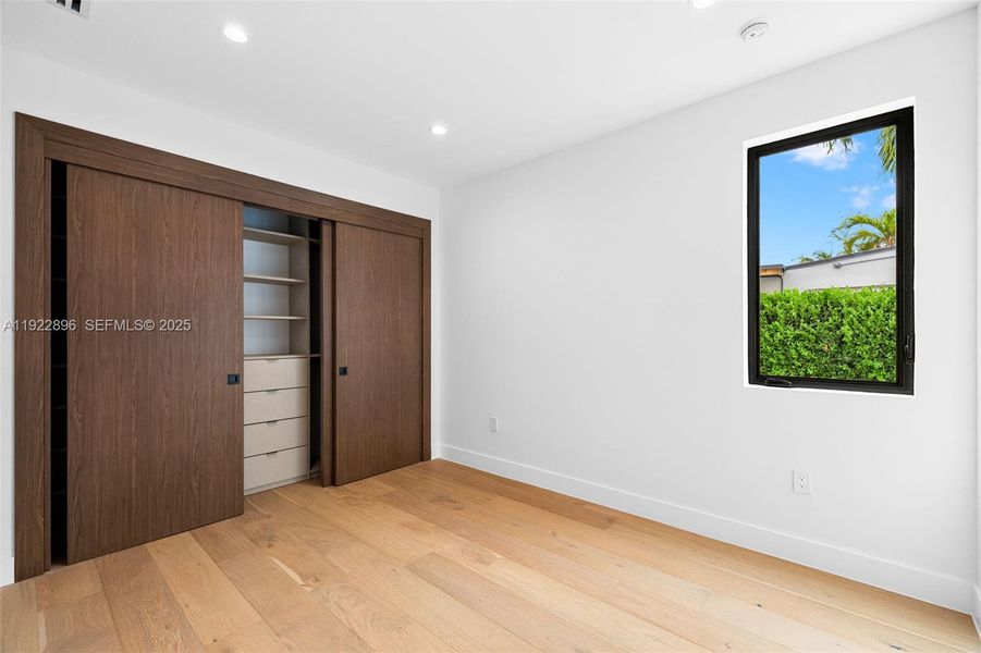 Spacious, unfurnished interior of a new home in , Miami (Image 20).