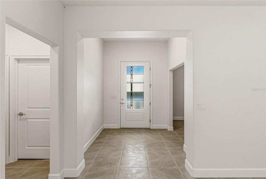 Spacious, unfurnished interior of a new home in , Palm Bay (Image 38).