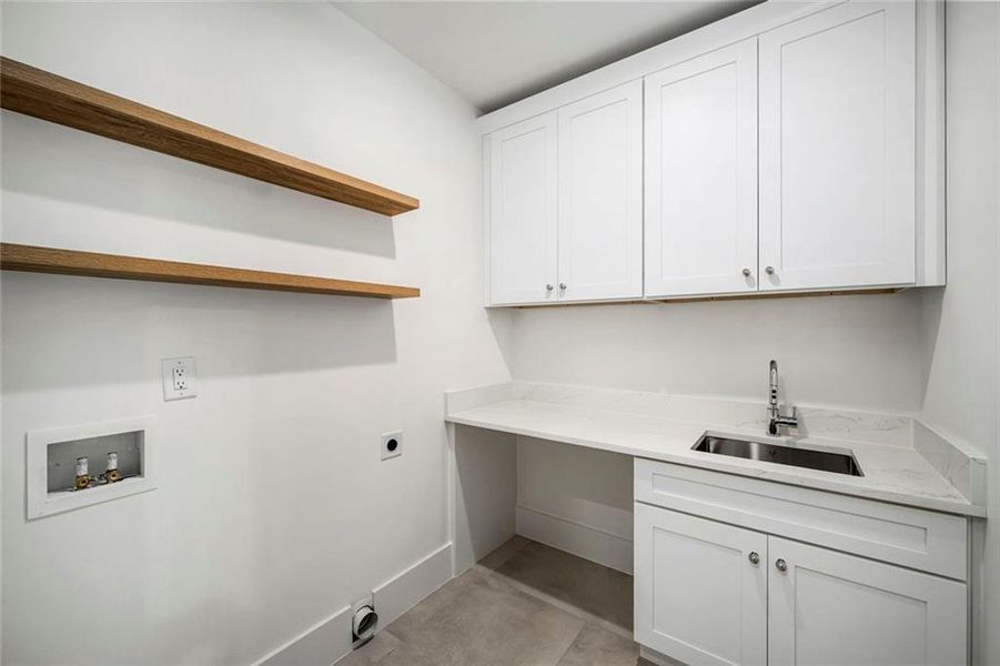 Furnished interior view inside a new home in , Alpharetta (Image 13).