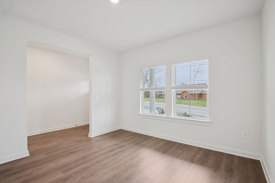 Spacious, unfurnished interior of a new home in Mission Hills, La Vergne (Image 14).