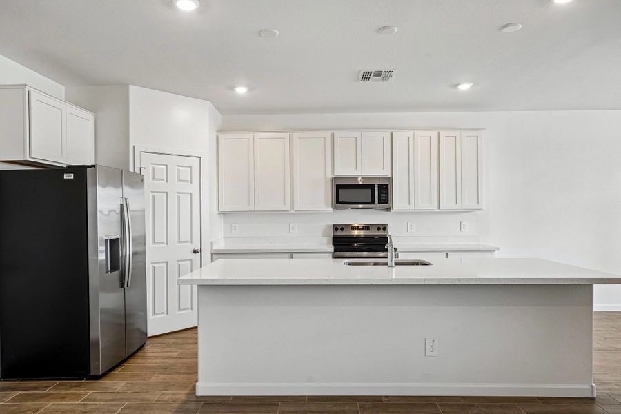 Representative images and renderings are for illustrative purposes. Actual structural options and design finishes of home may vary.