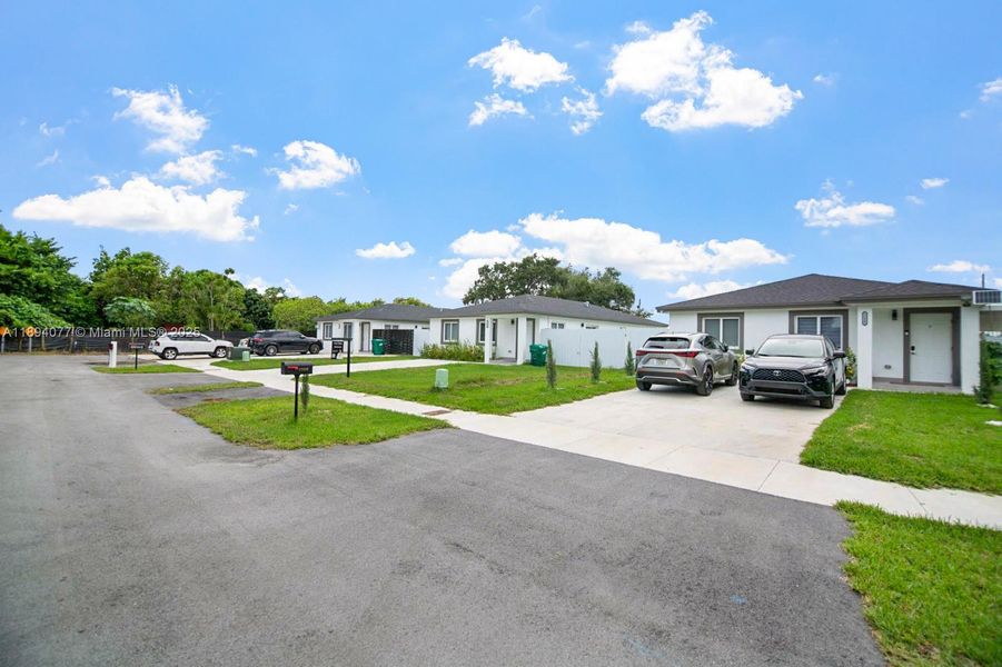 Community amenities in , Miami (Image 12).