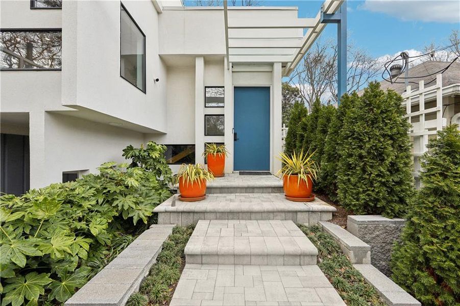Exterior details and patio area of a home in , Atlanta (Image 24).