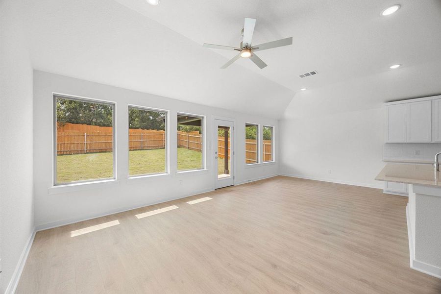 Spacious, unfurnished interior of a new home in Prairie Winds, Hutto (Image 13).