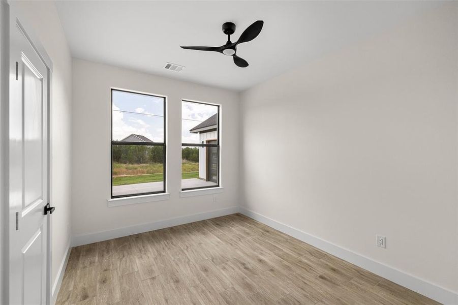 Spacious, unfurnished interior of a new home in , Granbury (Image 31).
