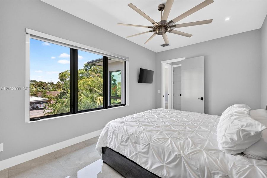 Furnished interior view inside a new home in , Fort Lauderdale (Image 10).