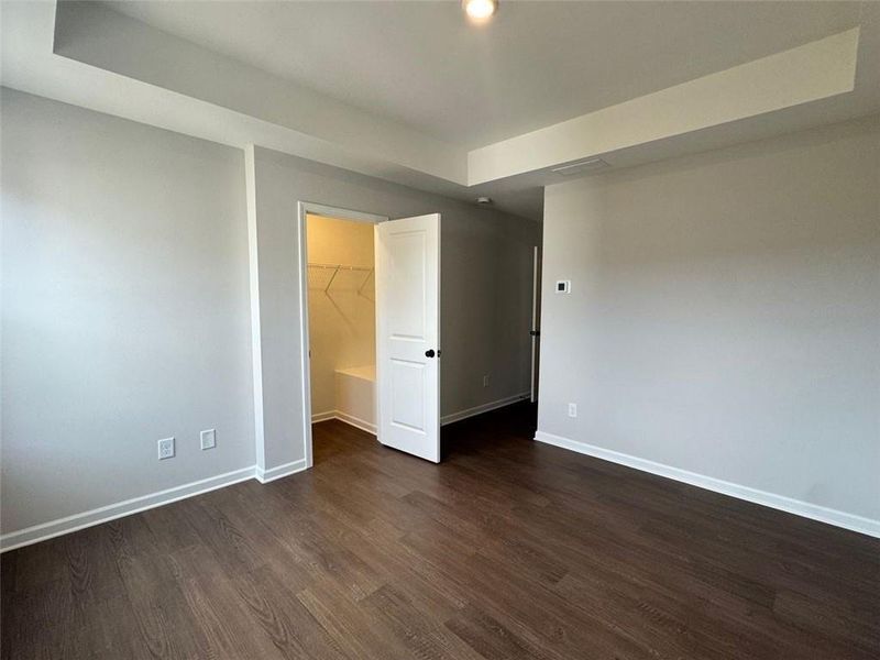 Spacious, unfurnished interior of a new home in , Atlanta (Image 8).