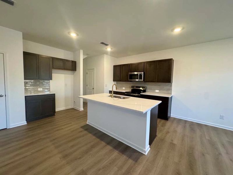Kitchen featuring Oxford Collection Finishes