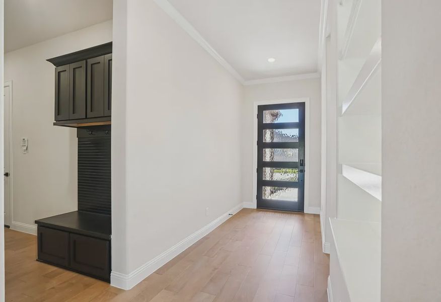 Homesite 6111 hall - 3 of 25