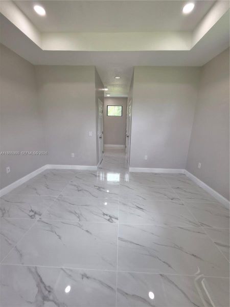 Spacious, unfurnished interior of a new home in , Lehigh Acres (Image 34).