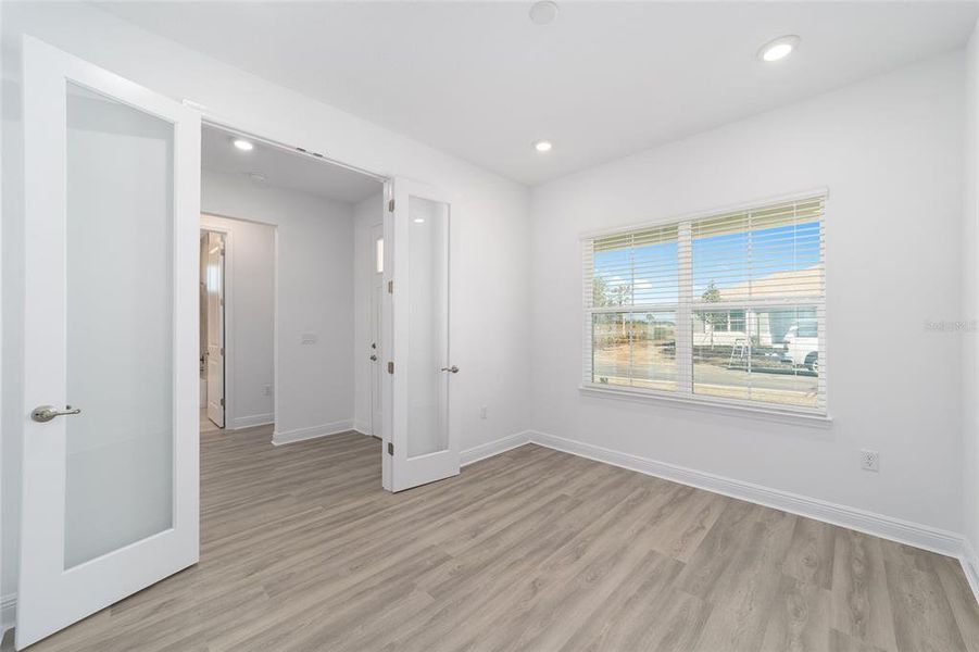 Spacious, unfurnished interior of a new home in , Ocala (Image 35).